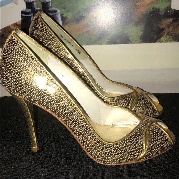 Gold Stuart Weitzman Heels size 8.5 - Picture 2 of 3